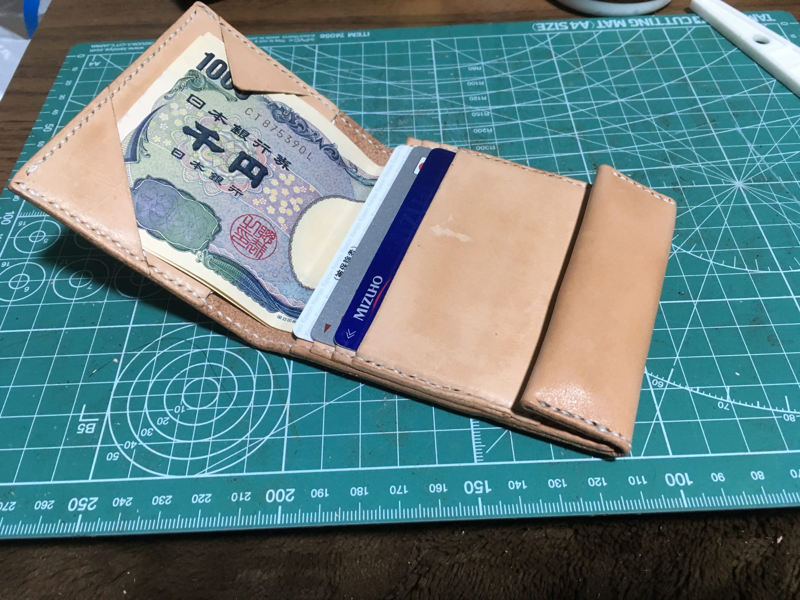 手作りの薄い財布